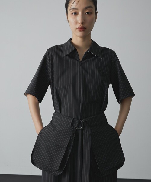 UNITED TOKYO(ユナイテッドトウキョウ)の「【残りわずか!】《2way》Cargo Belted Shirt Dress|細見え/ウォッシャブル/ストレッチ/オケージョン/接触冷感/超軽量/半袖/秋服(ワンピース・レディース・グレー/ブラック・1/2)」の2枚目の写真