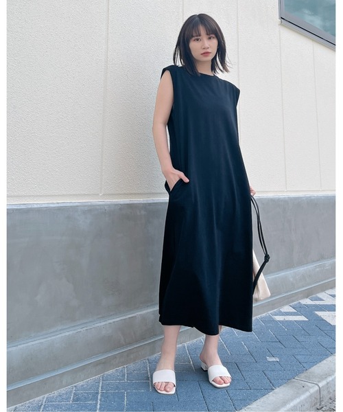 &soiree(アンドソワレ)の「【&soiree】 ベルト付カットソーワンピース(ワンピース・レディース・ブラック・FREE)」の11枚目の写真