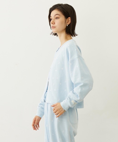 MILKFED.(ミルクフェド)の「EMBROIDERY SWEAT JACKET(スウェット・レディース・オフホワイト/ライトブルー/ブラック・ONE SIZE)」の15枚目の写真