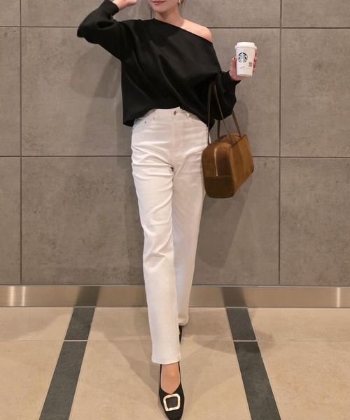 JUNOAH（ジュノア）の「ワンショルスウェット（スウェット・レディース・杢グレー/アイボリー/ブラック・LARGE/MEDIUM/SMALL）」の6枚目の写真