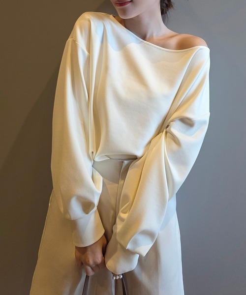 JUNOAH（ジュノア）の「ワンショルスウェット（スウェット・レディース・杢グレー/アイボリー/ブラック・LARGE/MEDIUM/SMALL）」の9枚目の写真