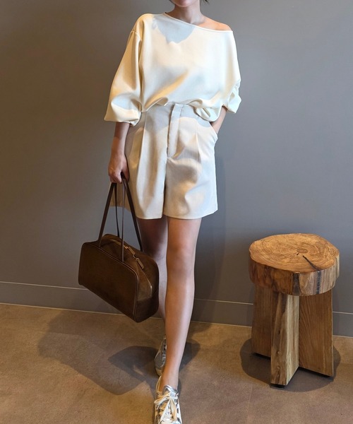 JUNOAH（ジュノア）の「ワンショルスウェット（スウェット・レディース・杢グレー/アイボリー/ブラック・LARGE/MEDIUM/SMALL）」の10枚目の写真