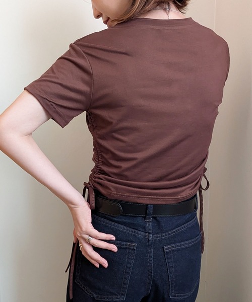 styiro（スタイロ）の「サイド絞りダブルフェイスチビTシャツ トップス ショート丈（Tシャツ/カットソー・レディース・ブラック/ブラウン/ホワイト・M/XL）」の17枚目の写真