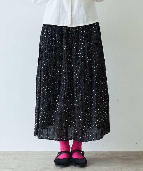 bulle de savon（ビュルデサボン）の「△《early spring》しわしわdot print ランダムタックスカート（スカート・レディース・ブラック・FREE）」の2枚目の写真
