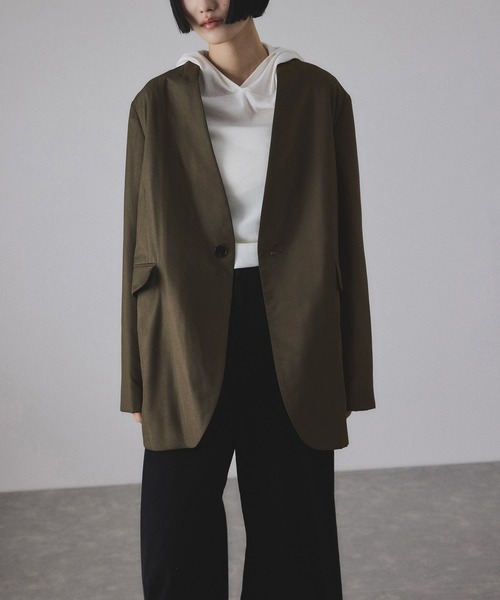 ADAM ET ROPE'（アダムエロペ）の「LIMONTAノーカラーダウンジャケット（ダウンジャケット/コート・レディース・カーキ/ブラック・FREE）」の8枚目の写真