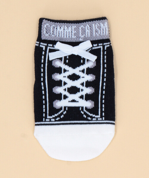 COMME CA ISM(コムサイズム)の「スニーカー柄 ソックス(ベビーシューズ/ベビーソックス・キッズ・ネイビー/レッド/グリーン・9-12cm)」の1枚目の写真