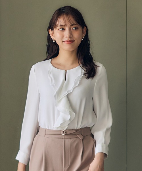 12Twelve Agenda(トゥエルブ アジェンダ)の「フレンチキスフロントフリルカラーブラウス(シャツ/ブラウス・レディース・オフホワイト/サックスブルー・M)」の3枚目の写真