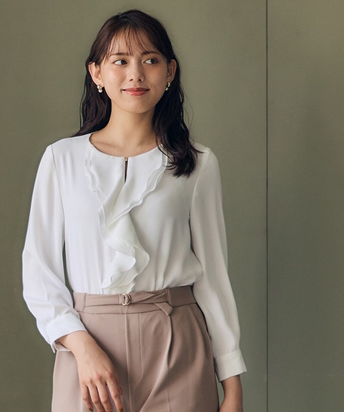 12Twelve Agenda(トゥエルブ アジェンダ)の「フレンチキスフロントフリルカラーブラウス(シャツ/ブラウス・レディース・オフホワイト/サックスブルー・M)」の4枚目の写真