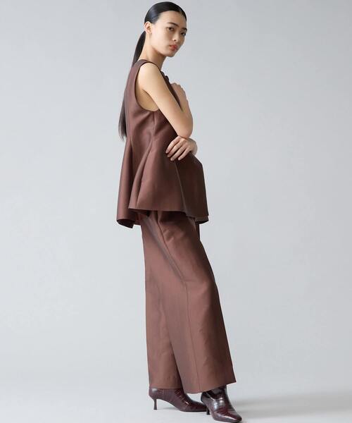 Tiara(ティアラ)の「ワイドパンツ(その他パンツ・レディース・ブラック/ブラウン・2/3)」の9枚目の写真