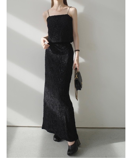 amel（エイメル）の「ベルベットエンブロイダリーセットアップ（つなぎ/オールインワン・レディース・ブラック・FREE）」の3枚目の写真