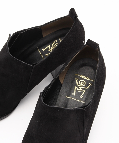 WHO'S WHO gallery(フーズフーギャラリー)の「【BURNINGMAN】スウェードブーティ(ブーティ・レディース・ベージュ/ブラック・LARGE/MEDIUM/SMALL)」の9枚目の写真