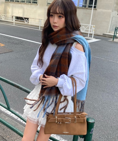 RAY CASSIN（レイカズン）の「リバーシブルチェックマフラー（マフラー・レディース・ブラウン系その他2/ベージュ系その他2・FREE）」の14枚目の写真