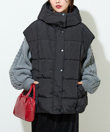   ブラックダウンベスト‼️破格⭐️ ZARA ブラック ダウンベスト - メルカリ