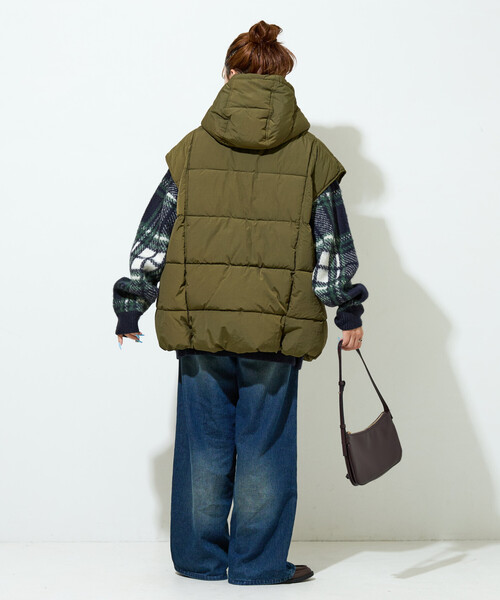 FREAK'S STORE(フリークスストア)の「限定展開 中綿キルト ボリューム フーディー ベスト(ダウンベスト・レディース・オリーブ/ブラック/グレー/ベージュ・フリ-)」の5枚目の写真