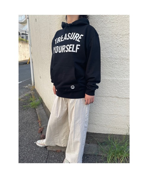 WORLD WIDE LOVE!（ワールドワイドラブ）の「YOURSELF フーディー（パーカー・レディース・ブラック/オートミール/ボルドー・1）」の2枚目の写真