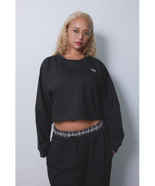 ALEXIA STAM（アリシアスタン）の「Wellness Cropped Crewneck Sweatshirt /ウェルネス クロップドスウェット（スウェット・レディース・ブラック/チャコールグレー・FREE）」の5枚目の写真