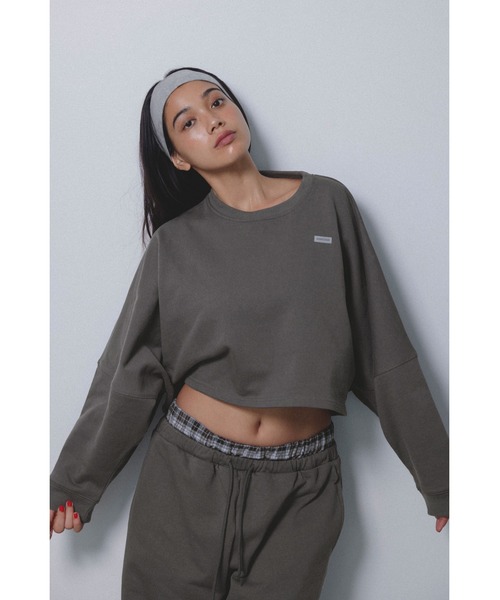 ALEXIA STAM（アリシアスタン）の「Wellness Cropped Crewneck Sweatshirt /ウェルネス クロップドスウェット（スウェット・レディース・ブラック/チャコールグレー・FREE）」の7枚目の写真