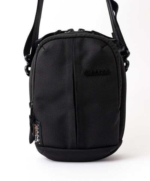 NOLLEY’S（ノーリーズ）の「【Incase/インケース】Tracks Small Shoulder Pouch（ショルダーバッグ・メンズ・ブラック・FREE）」の2枚目の写真