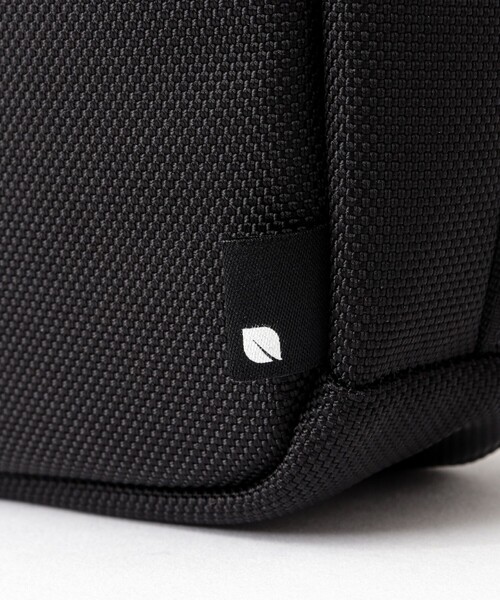 NOLLEY’S（ノーリーズ）の「【Incase/インケース】Tracks Small Shoulder Pouch（ショルダーバッグ・メンズ・ブラック・FREE）」の13枚目の写真