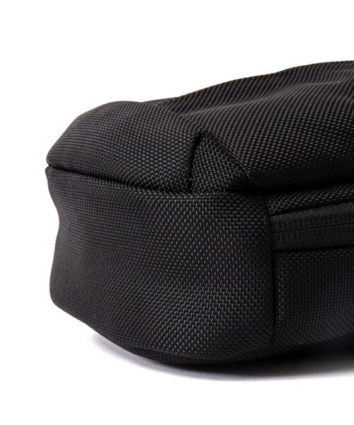 NOLLEY’S（ノーリーズ）の「【Incase/インケース】Tracks Small Shoulder Pouch（ショルダーバッグ・メンズ・ブラック・FREE）」の16枚目の写真