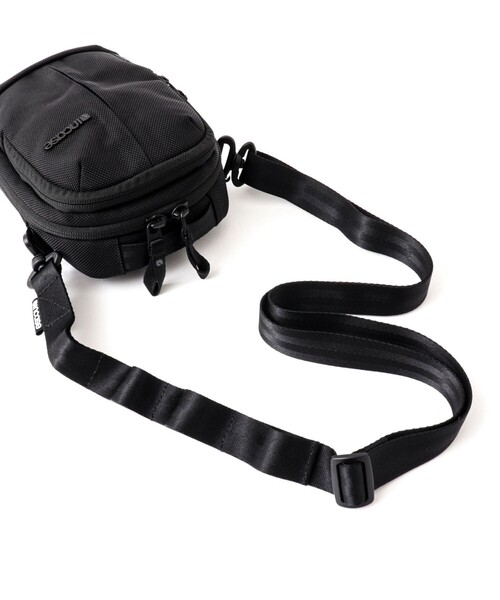 NOLLEY’S（ノーリーズ）の「【Incase/インケース】Tracks Small Shoulder Pouch（ショルダーバッグ・メンズ・ブラック・FREE）」の20枚目の写真