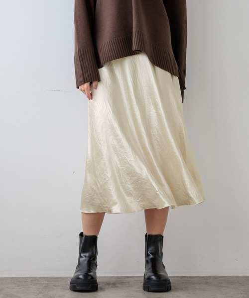 HEREIAM（ヘレイアム）の「【HEREIAM】トレンドのミディ丈と安心ロング丈。/バイヤスサテンスカート（スカート・レディース・ブラウン/アイボリー・SMALL/MEDIUM）」の2枚目の写真
