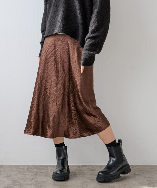 HEREIAM（ヘレイアム）の「【HEREIAM】トレンドのミディ丈と安心ロング丈。/バイヤスサテンスカート（スカート・レディース・ブラウン/アイボリー・SMALL/MEDIUM）」の8枚目の写真