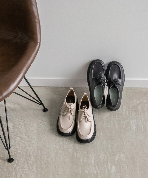 A de Vivre（アドゥヴィーヴル）の「サステナブル 晴雨兼用タンクソールシューズ（ローファー・レディース・アイボリー・S）」の2枚目の写真