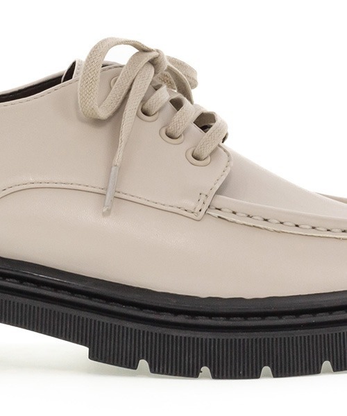 A de Vivre（アドゥヴィーヴル）の「サステナブル 晴雨兼用タンクソールシューズ（ローファー・レディース・アイボリー・S）」の14枚目の写真