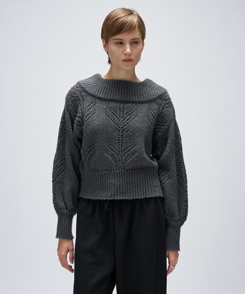 cloenc（クロエンス）の「アイレットオフショルニットプルオーバー（ニット/セーター・レディース・ダークグレー/ベージュ/オフホワイト・02）」の2枚目の写真