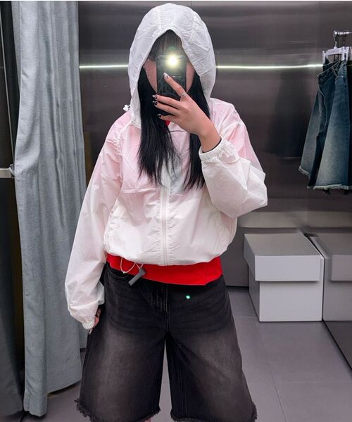 MUSINSA STANDARD WOMAN（ムシンサスタンダードウーマン）の「ウィメンズビッグブラシカットオフバミューダデニムパンツ[ラスティブラック]（デニムパンツ・レディース・その他・30/24/25/26/27/28/29）」の10枚目の写真