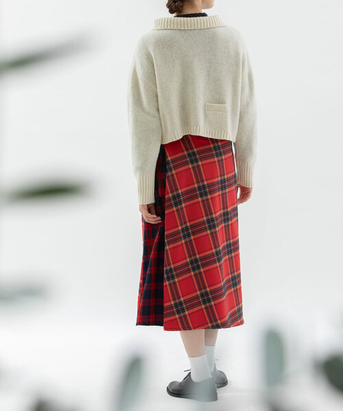nop de nod(ノップドゥノッド)の「シェットランドウールショート2wayセーター(カーディガン/ボレロ・レディース・アイボリー/ネイビー/レッド/グリーン・M)」の14枚目の写真