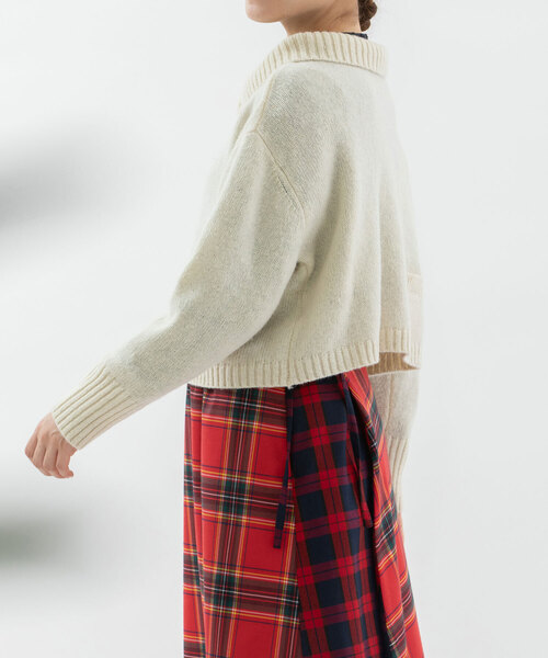 nop de nod(ノップドゥノッド)の「シェットランドウールショート2wayセーター(カーディガン/ボレロ・レディース・アイボリー/ネイビー/レッド/グリーン・M)」の16枚目の写真