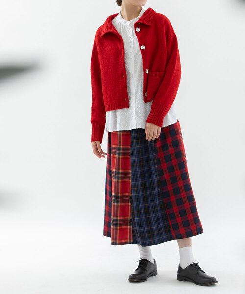 nop de nod(ノップドゥノッド)の「シェットランドウールショート2wayセーター(カーディガン/ボレロ・レディース・アイボリー/ネイビー/レッド/グリーン・M)」の10枚目の写真