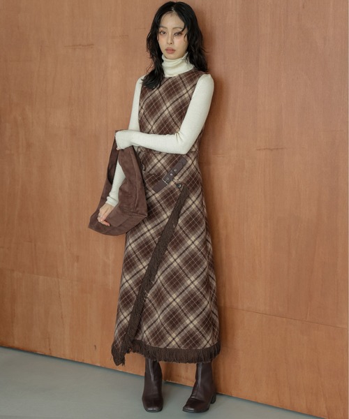 AMELY(エミリー)の「フリンジラップ風 チェック柄ワンピース(ワンピース・レディース・カーキ/ベージュ・L/M)」の2枚目の写真