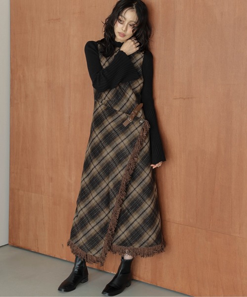 AMELY(エミリー)の「フリンジラップ風 チェック柄ワンピース(ワンピース・レディース・カーキ/ベージュ・L/M)」の1枚目の写真