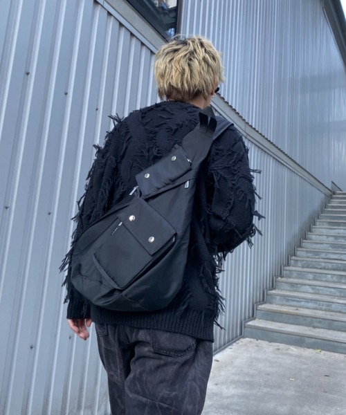 lilful（リルフル）の「フリンジダメージクルーネックニット（ニット/セーター・メンズ・ホワイト/ブラック・F）」の11枚目の写真