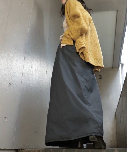 HUG.U(ハグユー)の「選べる 2丈 「毛布級」 あったか 裏起毛 撥水ロングスカート(スカート・レディース・ブラック/カーキ/ベージュ/ダークグレー・L(レギュラー丈)/M(レギュラー丈)/L(トール丈)/M(トール丈))」の12枚目の写真