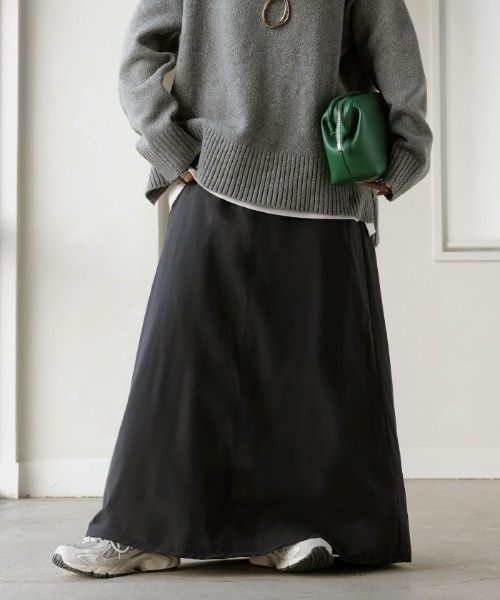 HUG.U(ハグユー)の「選べる 2丈 「毛布級」 あったか 裏起毛 撥水ロングスカート(スカート・レディース・ブラック/カーキ/ベージュ/ダークグレー・L(レギュラー丈)/M(レギュラー丈)/L(トール丈)/M(トール丈))」の19枚目の写真