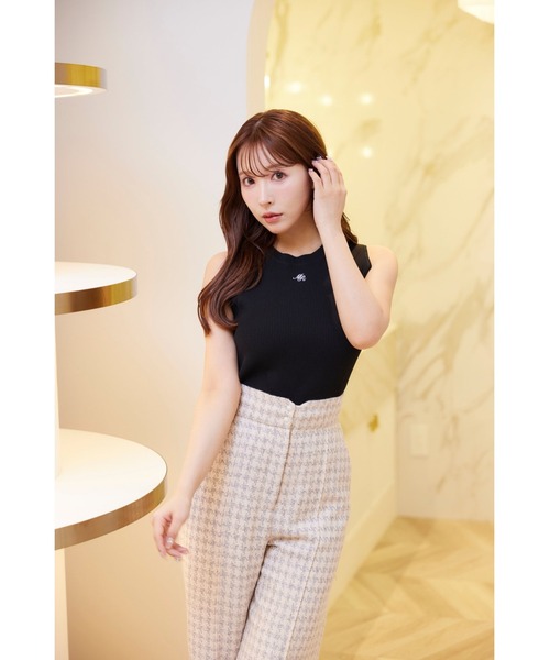 MISTREASS(ミストレアス)の「Rib Knit Sleeveless Top(キャミソール・レディース・オフホワイト/ブラック・FREE)」の2枚目の写真