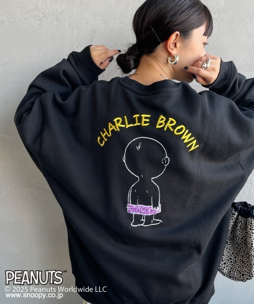 PEANUTS（ピーナッツ）の「[PEANUTS×JEANS FACTORY/ピーナッツ×ジーンズ ファクトリー] 別注 刺繍プリントスウェット / チャーリー・ブラウン（スウェット・レディース・ブラック/グレー/ネイビー・S/M/L）」の2枚目の写真