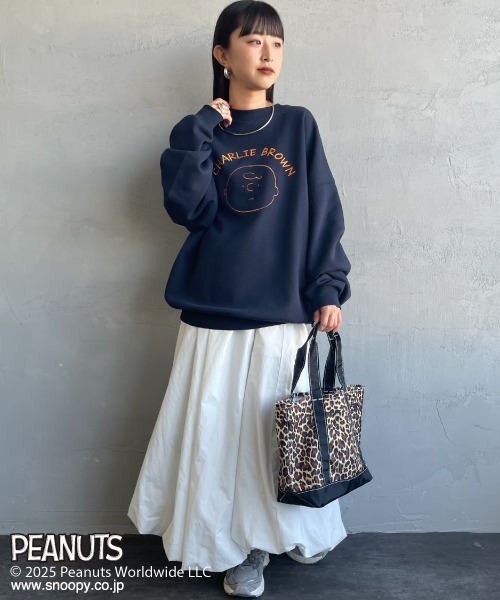 PEANUTS（ピーナッツ）の「[PEANUTS×JEANS FACTORY/ピーナッツ×ジーンズ ファクトリー] 別注 刺繍プリントスウェット / チャーリー・ブラウン（スウェット・レディース・ブラック/グレー/ネイビー・S/M/L）」の8枚目の写真