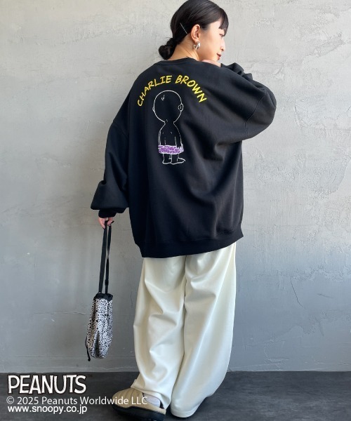 PEANUTS（ピーナッツ）の「[PEANUTS×JEANS FACTORY/ピーナッツ×ジーンズ ファクトリー] 別注 刺繍プリントスウェット / チャーリー・ブラウン（スウェット・レディース・ブラック/グレー/ネイビー・S/M/L）」の5枚目の写真