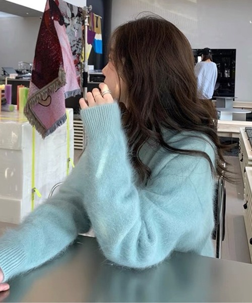CHUL(チュル)の「ふわモヘア風クルーネックニット(ニット/セーター・レディース・ベージュ/ピンク/ライトグリーン/グリーン/ホワイト/ブルー・FREE)」の6枚目の写真