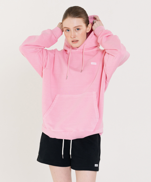 INJIACTIVE(インジアクティブ)の「スモールロゴピグメントフードパーカー ピンク(パーカー・レディース・その他・SMALL/MEDIUM)」の2枚目の写真