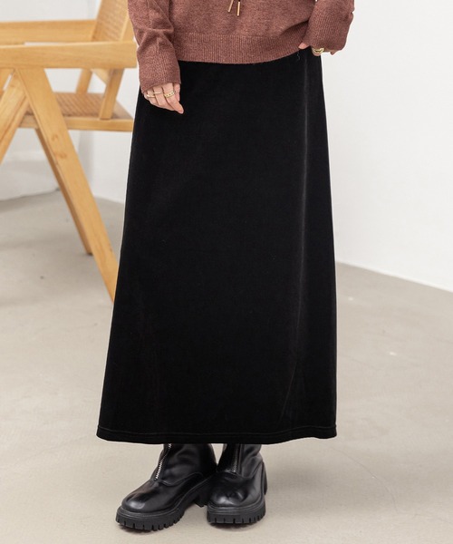 DAY CLOSET（デイ クローゼット）の「【ロング丈/ゴム入り】艶やかな光沢で大人の華やぎ魅せ。Aライン ベロア スカート レディース（スカート・レディース・ブラック/ドット・L/M）」の18枚目の写真