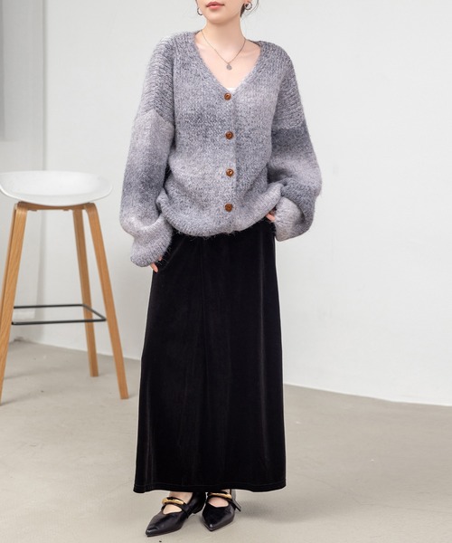 DAY CLOSET（デイ クローゼット）の「【ロング丈/ゴム入り】艶やかな光沢で大人の華やぎ魅せ。Aライン ベロア スカート レディース（スカート・レディース・ブラック/ドット・L/M）」の20枚目の写真