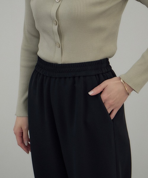 SALON adam et rope'(サロン アダム エ ロペ)の「トリアセリラクシーパンツ / セットアップ対応(その他パンツ・レディース・オフホワイト/ブラック・M/S)」の11枚目の写真