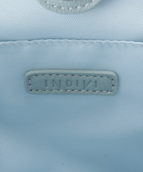 INDIVI（インディヴィ）の「【合皮】スタッズ風メタルポシェットバッグ（ショルダーバッグ・レディース・サックスブルー/ナチュラル/ブラック・00）」の7枚目の写真