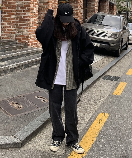 Flugge(フラッジー)の「ビッグシルエットパーカー(パーカー・レディース・ブラック/グレー・LARGE/MEDIUM)」の2枚目の写真